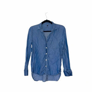 Kut from the Kloth Medium Wash Chambray Button Down Shirt Small Women’s